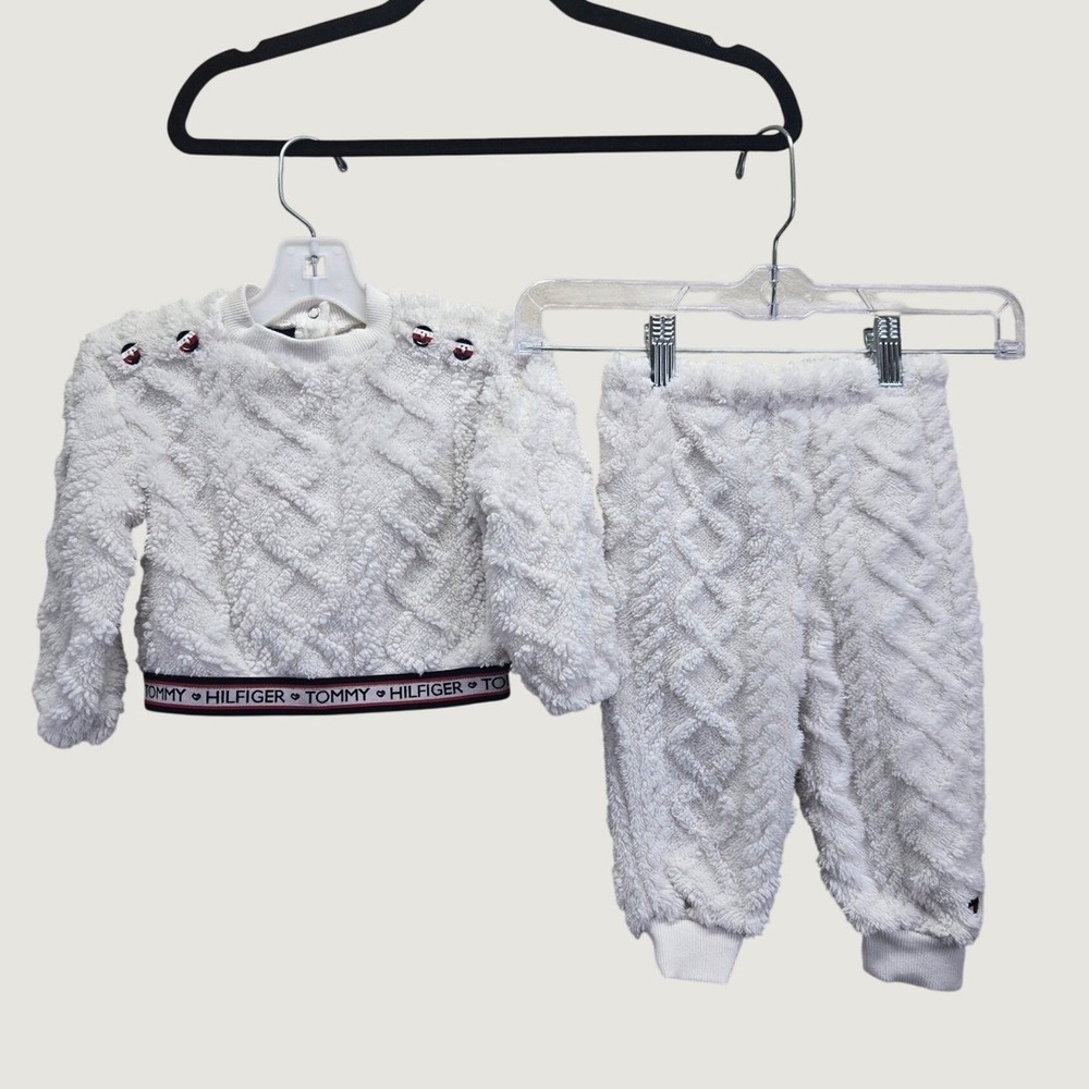 Tommy Hilfiger Baby Girls 12M White Faux Fur Fleece Sweater and Pants Set Kids